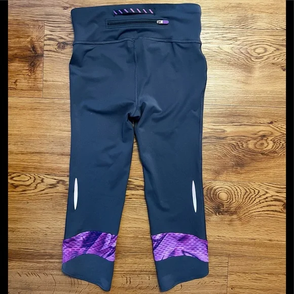 NWOT Under Armour réflective capris size x small - Picture 7 of 8